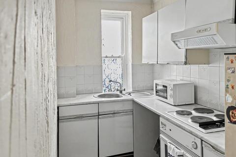 1 bedroom flat for sale, Lower Rock Gardens, Brighton