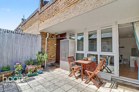 Elder Road, LONDON