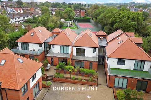 2 bedroom apartment to rent, Eden Avenue, Chigwell, IG7