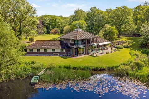 5 bedroom detached house for sale, Heath Lane, Crondall, Farnham, Hampshire GU10