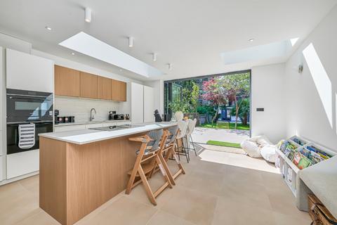 Kingswood Road, London, SW2