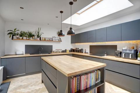 4 bedroom end of terrace house for sale, Adamsrill Road, Sydenham, London, SE26