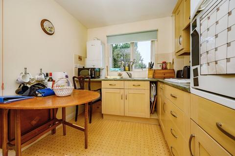 2 bedroom flat for sale, Hancock Drive, Luton