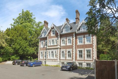 2 bedroom flat for sale, Calverley Park Gardens, Tunbridge Wells, Kent, TN1