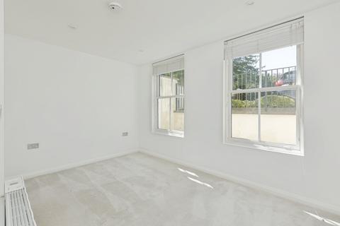 2 bedroom flat for sale, Calverley Park Gardens, Tunbridge Wells, Kent, TN1