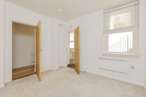 2 bedroom flat for sale, Calverley Park Gardens, Tunbridge Wells, Kent, TN1
