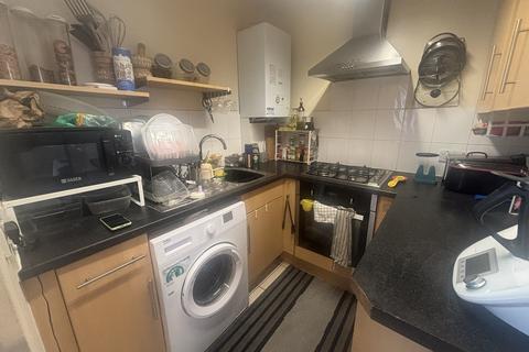 2 bedroom terraced house to rent, Findlay Way, Milton Keynes MK2