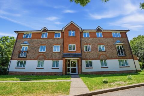 2 bedroom flat for sale, Lindisfarne Gardens, Maidstone ME16