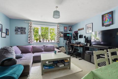 2 bedroom flat for sale, Lindisfarne Gardens, Maidstone ME16