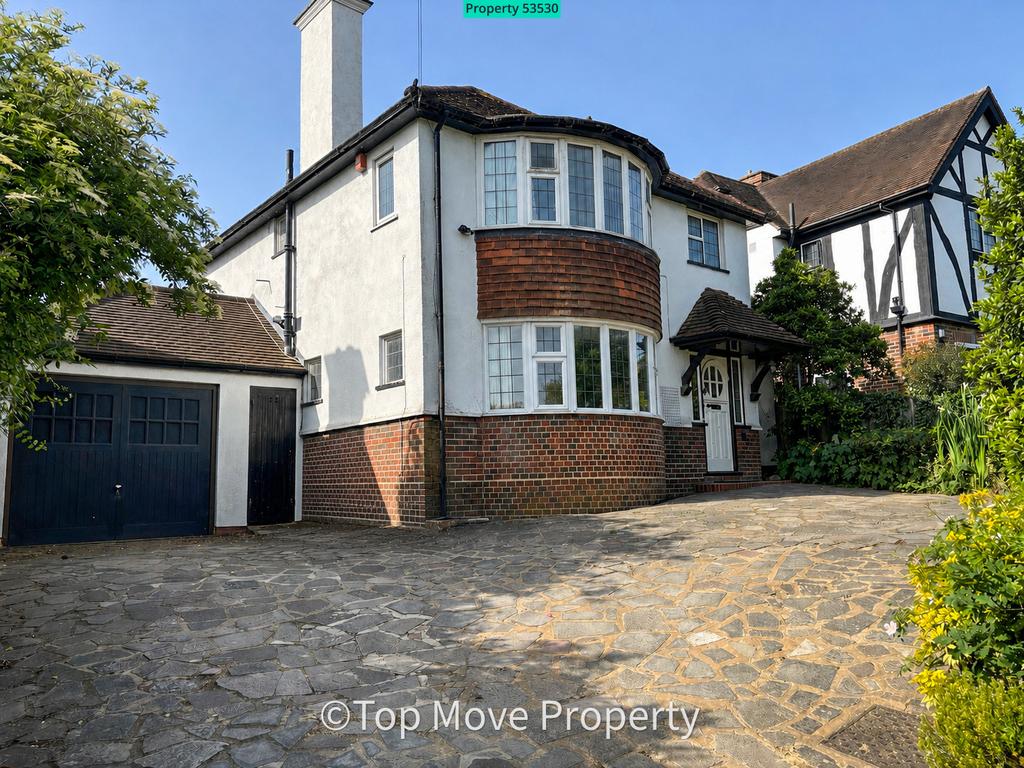 Detached house exterior, driveway, garage