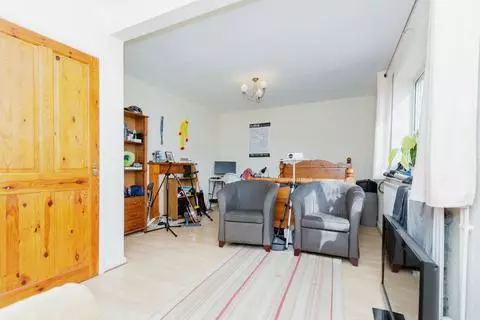 3 bedroom house to rent – pohled 2