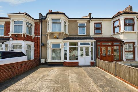 Lansdowne Road, Ilford, IG3