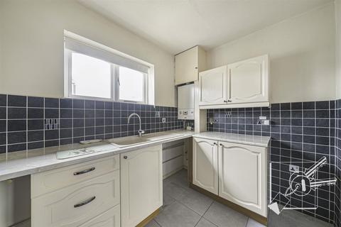 1 bedroom ground floor flat for sale, St. James's Oaks, Trafalgar Road, Gravesend