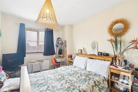2 bedroom apartment for sale, Madeleine Close, Chadwell Heath RM6