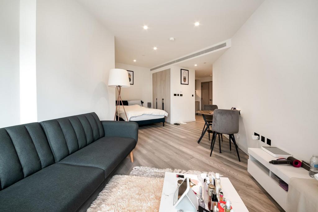 Apartment in London - View 2