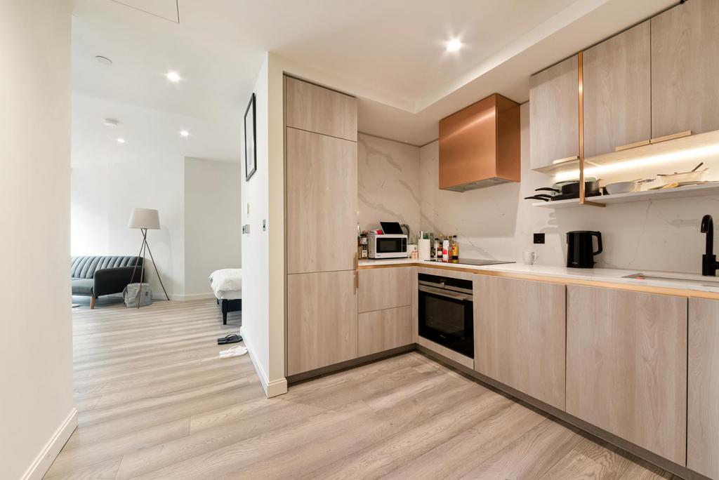 Apartment in London - More