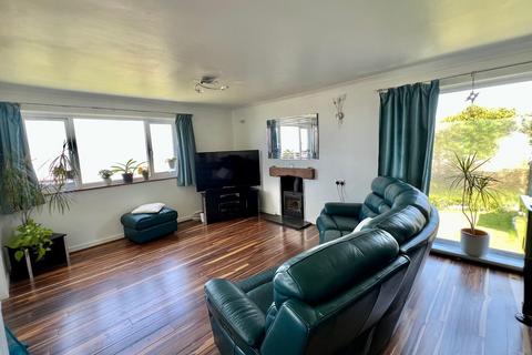 4 bedroom detached bungalow for sale, Marine Drive, Ogmore-By-Sea, Vale of Glamorgan, CF32 0PJ