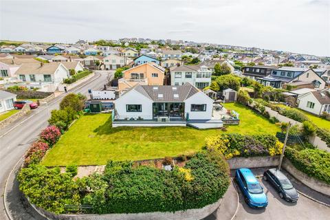 4 bedroom detached bungalow for sale, Marine Drive, Ogmore-By-Sea, Vale of Glamorgan, CF32 0PJ