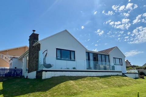 4 bedroom detached bungalow for sale, Marine Drive, Ogmore-By-Sea, Vale of Glamorgan, CF32 0PJ