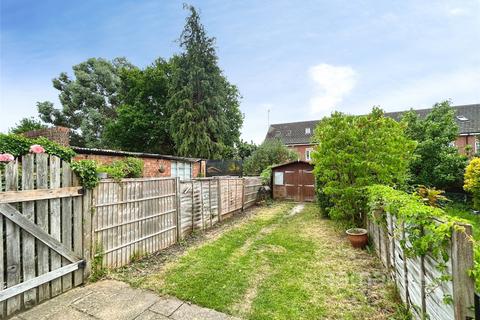 3 bedroom terraced house for sale, High View Road, Farnborough