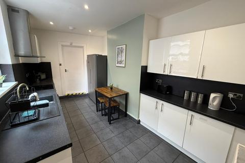 1 bedroom in a house share to rent, Clough Road, Hull HU5