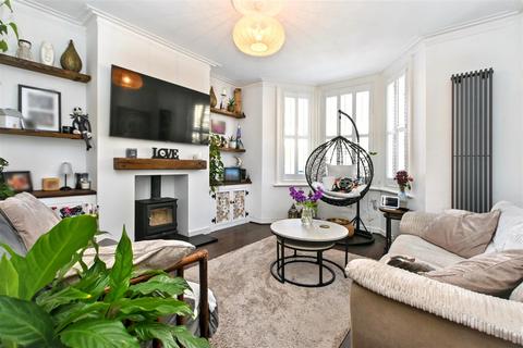 3 bedroom end of terrace house for sale, Fairlight Road, Eastbourne