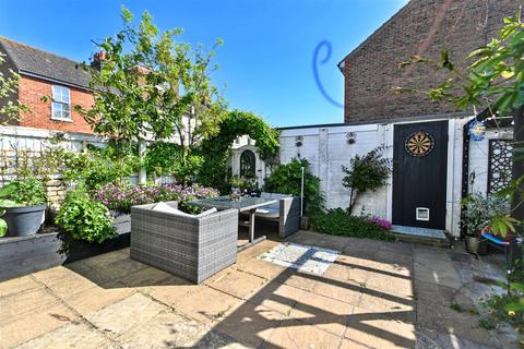 3 bedroom end of terrace house for sale, Fairlight Road, Eastbourne