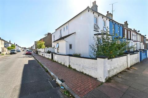 3 bedroom end of terrace house for sale, Fairlight Road, Eastbourne