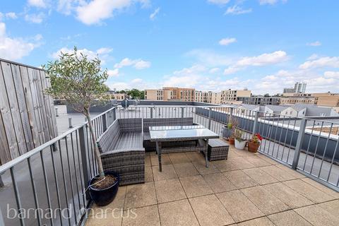 2 bedroom apartment to rent, Eythorne Road, London