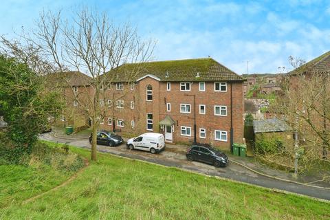 2 bedroom flat for sale, Hillcrest Road, Newhaven
