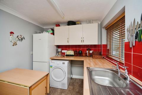2 bedroom flat for sale, Hillcrest Road, Newhaven