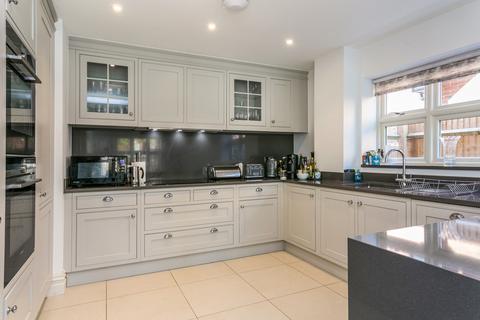 undefined, Rutland Close Taplow SL6