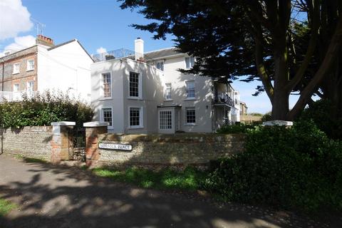 2 bedroom apartment for sale, Norfolk Place, Littlehampton BN17