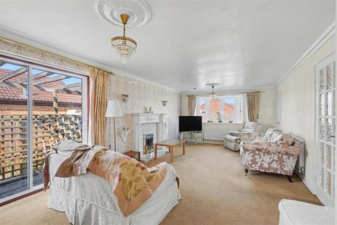2 bedroom detached bungalow for sale, Henley Gardens, Stapleford, Nottingham