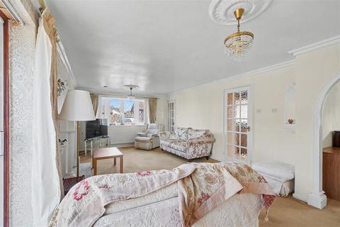 2 bedroom detached bungalow for sale, Henley Gardens, Stapleford, Nottingham
