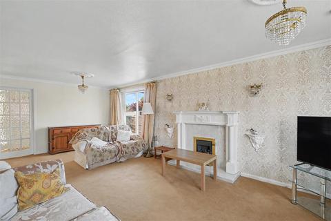 2 bedroom detached bungalow for sale, Henley Gardens, Stapleford, Nottingham