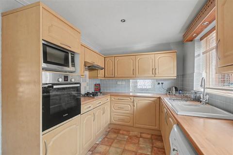 2 bedroom detached bungalow for sale, Henley Gardens, Stapleford, Nottingham