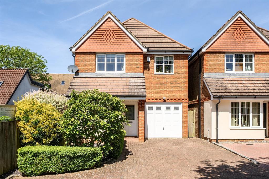 Detached house exterior, driveway, garage