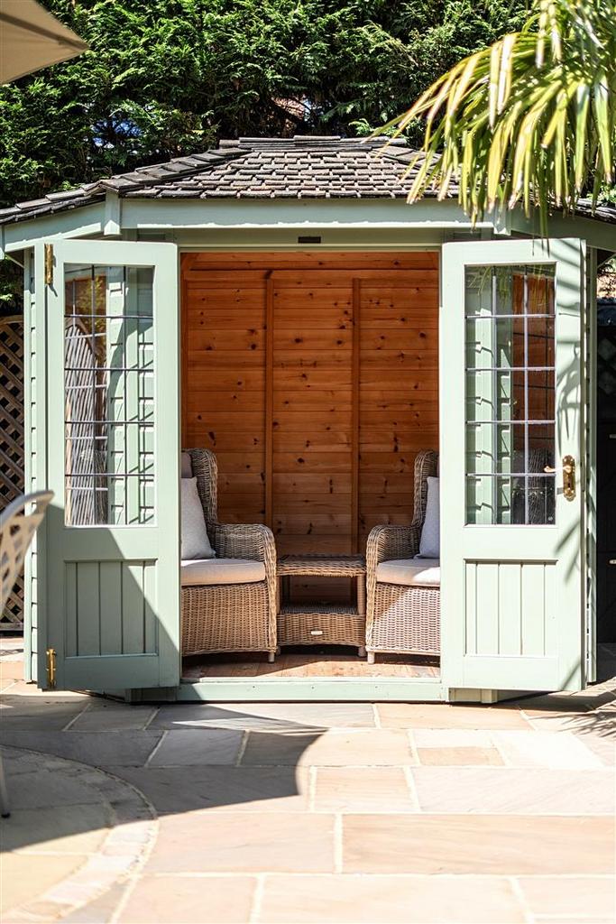 Summerhouse exterior, out buildings