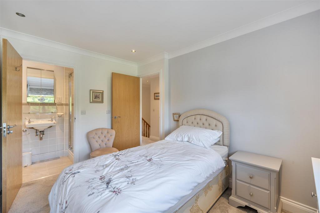 En suite bedroom, en suite