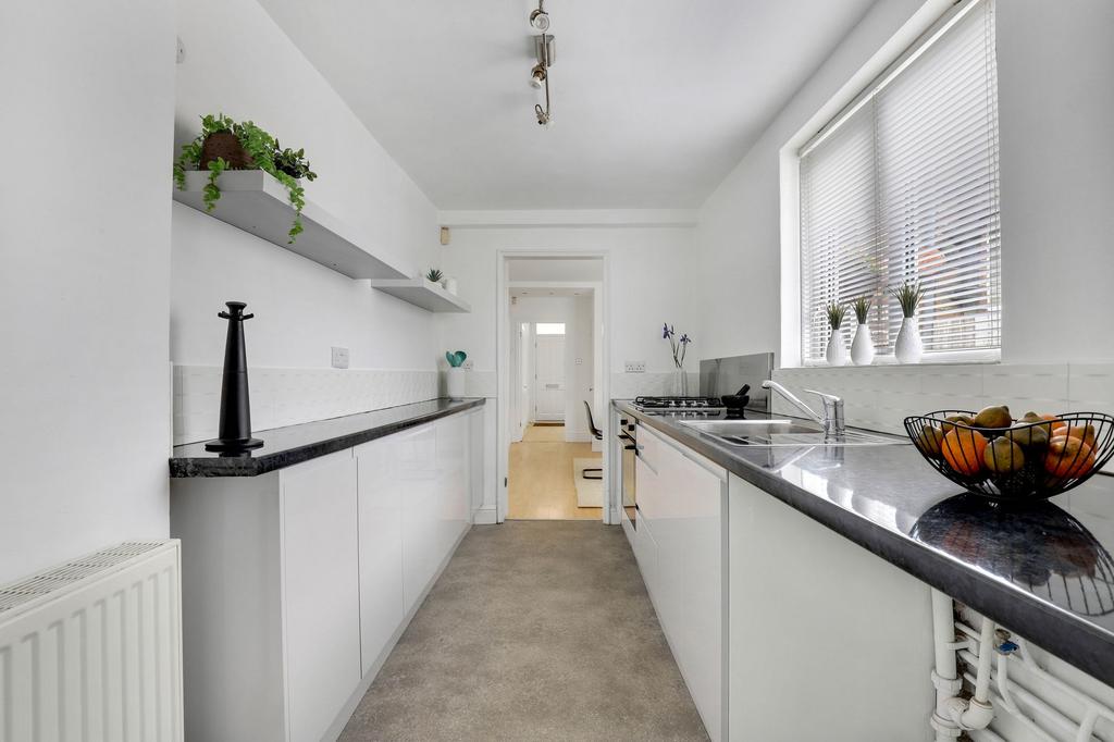 House in Nottingham, Nottinghamshire - View 4