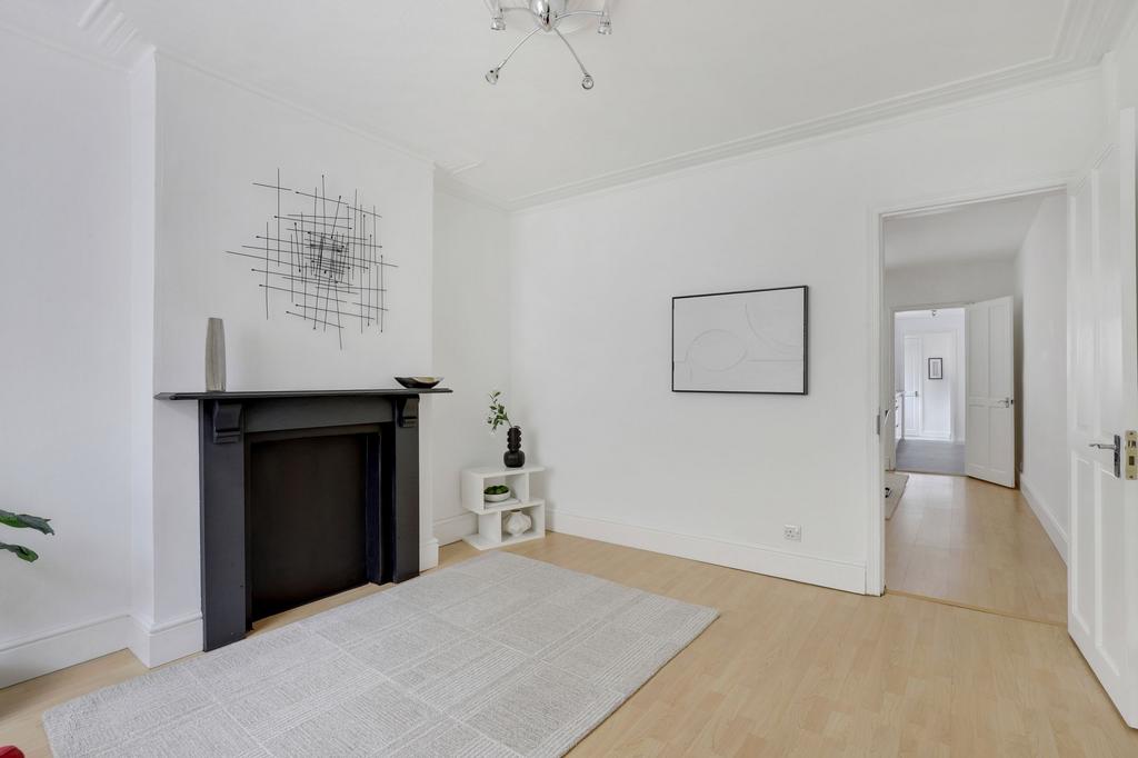 House in Nottingham, Nottinghamshire - View 5