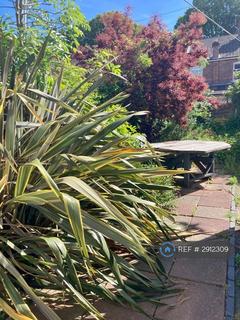 2 bedroom flat to rent, Goldsmith Avenue, Southsea, PO4