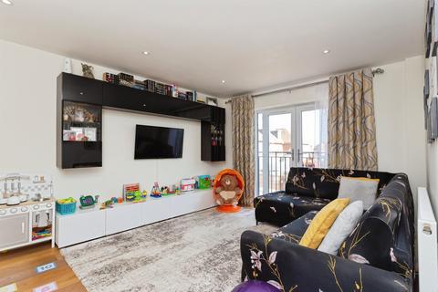 2 bedroom apartment for sale, Winton Approach, Croxley Green, Rickmansworth