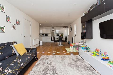 2 bedroom apartment for sale, Winton Approach, Croxley Green, Rickmansworth