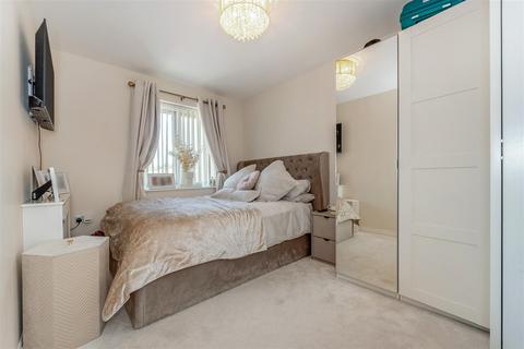 2 bedroom flat for sale, Cambrai Close, Portsmouth
