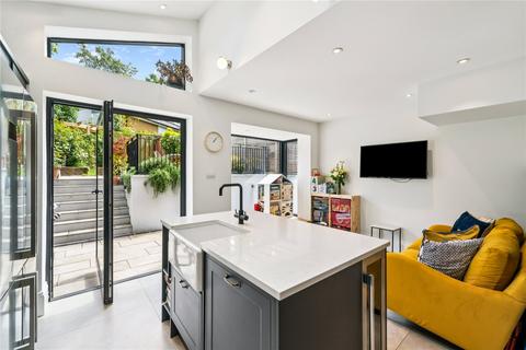 4 bedroom apartment for sale, Endlesham Road, SW12