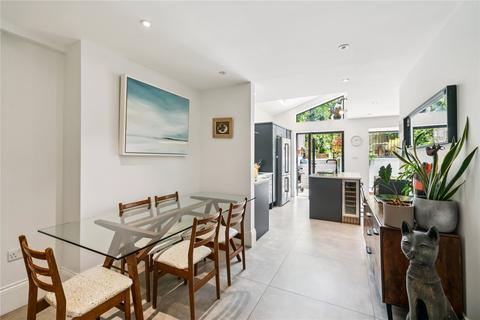 4 bedroom apartment for sale, Endlesham Road, SW12