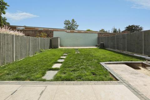 3 bedroom end of terrace house for sale, Friars Way, Southampton, Hampshire, SO18
