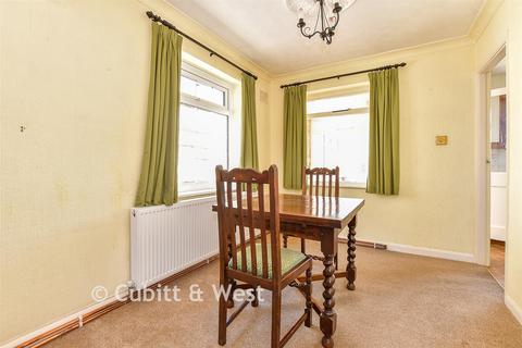 2 bedroom detached bungalow for sale, Coldharbour Lane, Heathfield TN21